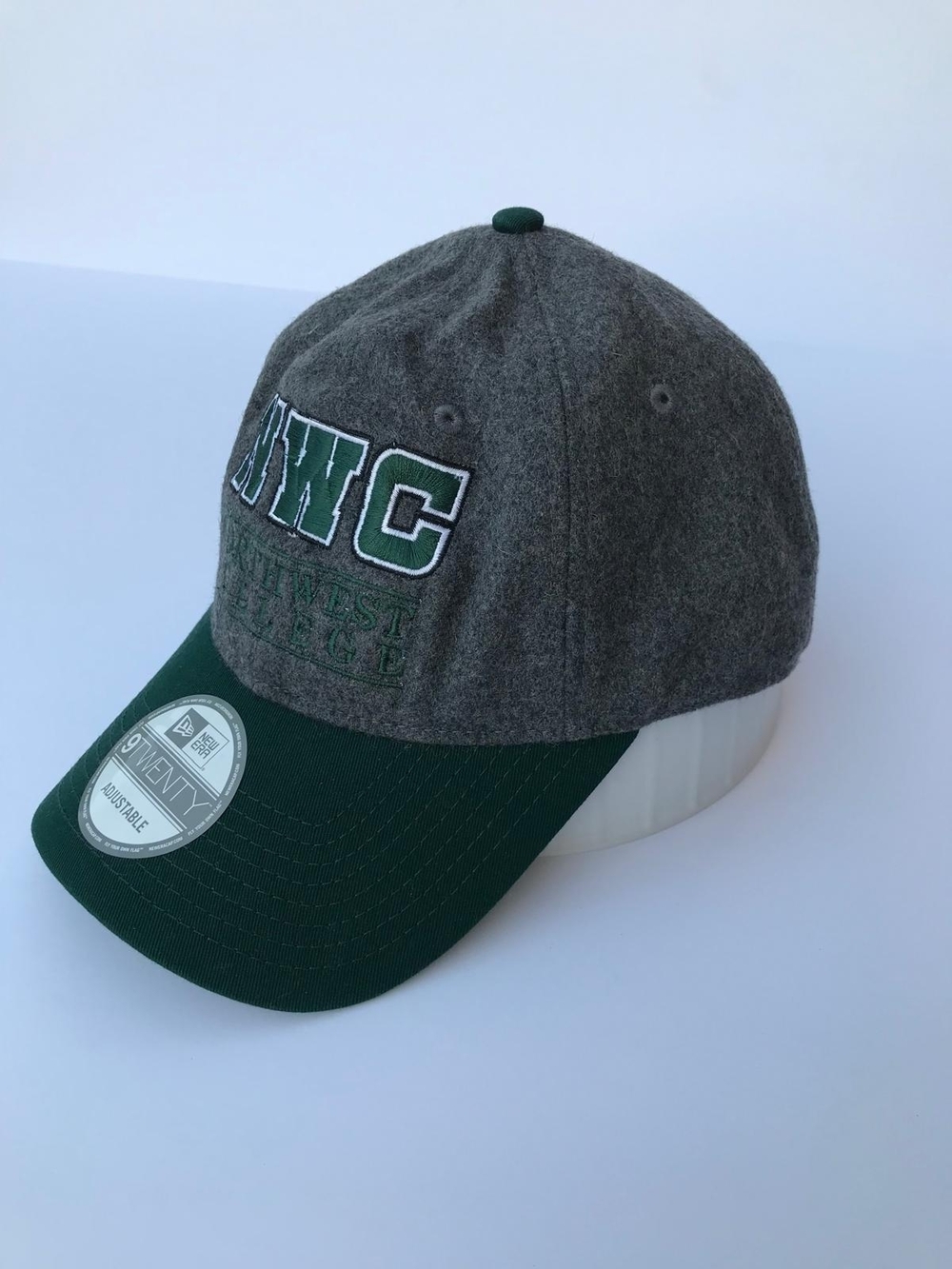 🧢 New Era 9TWENTY “NYC” Cap – Adjustable – Like New